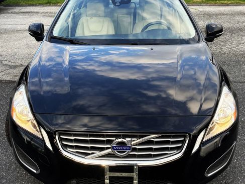 Used 2012 Volvo S60 T5 image 2