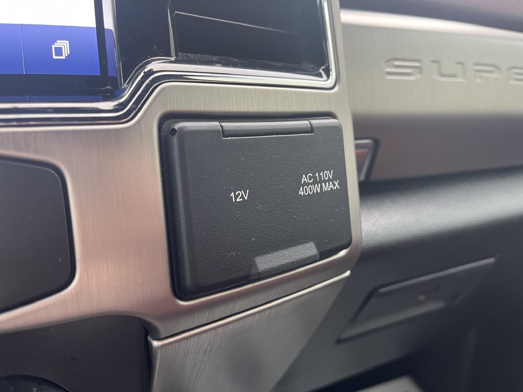Used 2022 Ford F250 Platinum w/ FX4 Off-Road Package AWD/4WD image 31