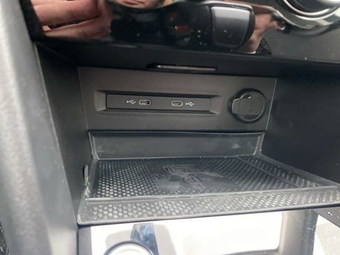 New 2024 Volkswagen Taos SE image 35