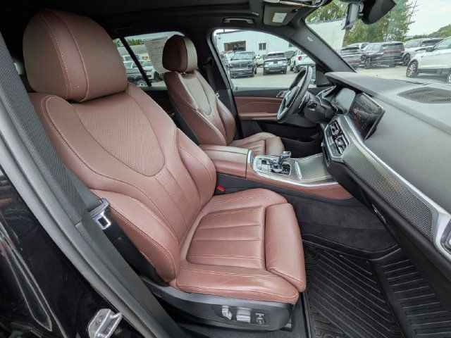 Used 2019 BMW X5 xDrive40i w/ M Sport Package AWD/4WD image 22