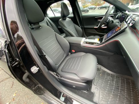 Used 2025 Mercedes-Benz C 300 4MATIC Sedan image 28