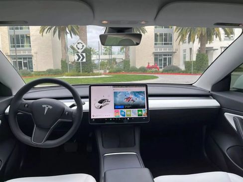 Used 2021 Tesla Model 3 Standard Range Plus RWD image 9
