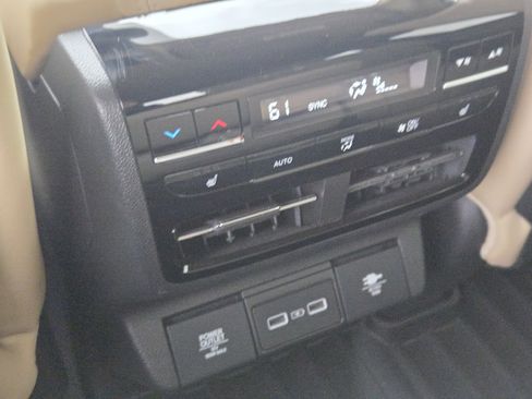 Used 2023 Acura MDX SH-AWD w/ Advance Package image 39