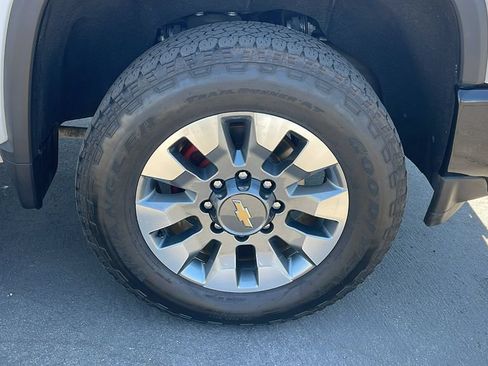 Used 2022 Chevrolet Silverado 2500 Custom w/ Gooseneck/5TH Wheel Package RWD image 10