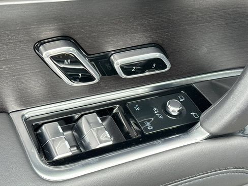 Certified 2024 Land Rover Range Rover SE AWD/4WD image 11