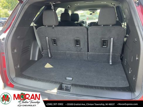 Used 2023 Chevrolet Traverse LT FWD image 13