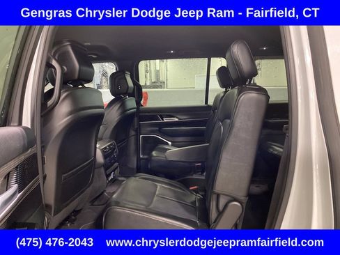 Certified 2024 Jeep Wagoneer Series III AWD/4WD image 25
