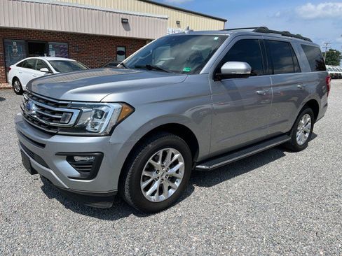 Used 2021 Ford Expedition XLT AWD/4WD image 2