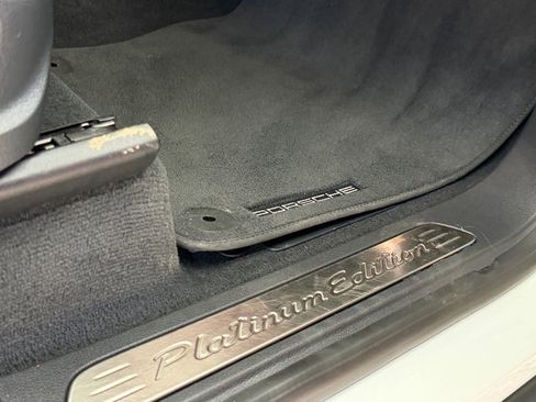 Used 2018 Porsche Cayenne Platinum Edition w/ Premium Package image 25