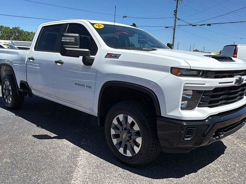 Used 2024 Chevrolet Silverado 2500 Custom w/ Custom Value Package AWD/4WD image 3