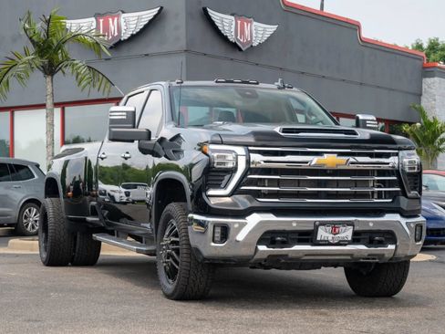 Used 2024 Chevrolet Silverado 3500 LTZ w/ LTZ Convenience Package AWD/4WD image 1