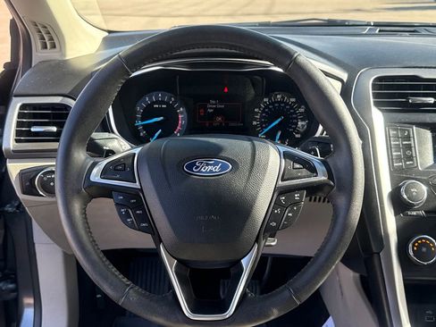 Used 2018 Ford Fusion SE image 15