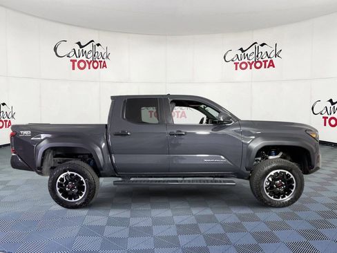 Used 2025 Toyota Tacoma TRD Off-Road image 9
