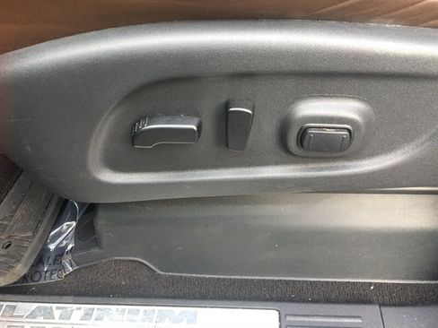 Used 2018 Nissan Titan Platinum Reserve image 6