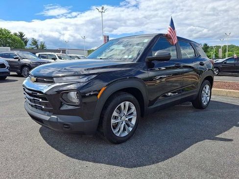 Used 2022 Chevrolet TrailBlazer LS FWD image 3