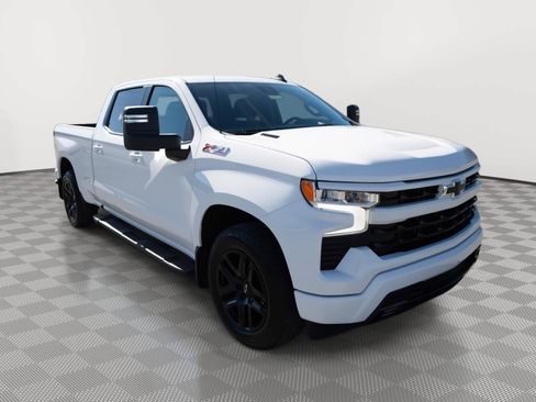 Used 2024 Chevrolet Silverado 1500 RST w/ Z71 Off-Road Package AWD/4WD image 3