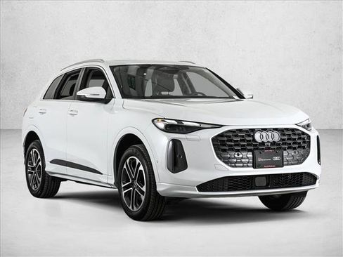 Certified 2025 Audi Q5 Premium w/ Convenience Package image 3