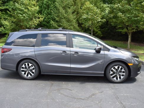 New 2026 Honda Odyssey EX-L image 9