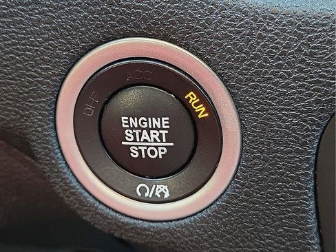 Used 2022 Dodge Charger SXT image 29