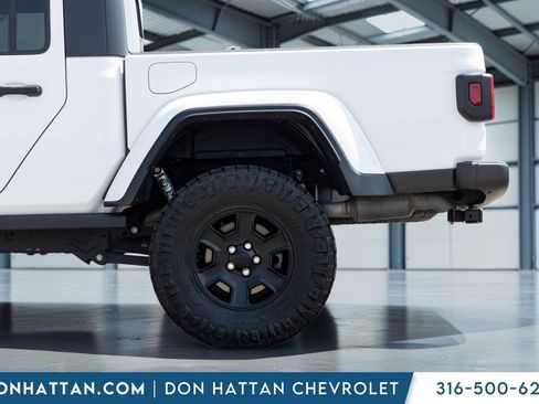 Used 2020 Jeep Gladiator Sport w/ Quick Order Package 24S AWD/4WD image 30