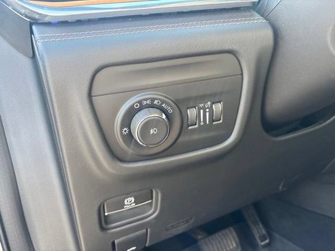 Used 2023 Jeep Grand Cherokee L Summit AWD/4WD image 32