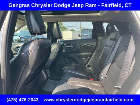 Used 2017 Jeep Cherokee High Altitude AWD/4WD image 38