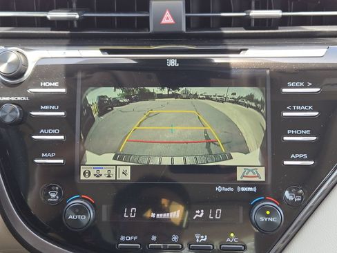 Used 2019 Toyota Camry XLE w/ Driver Assist Package FWD image 19