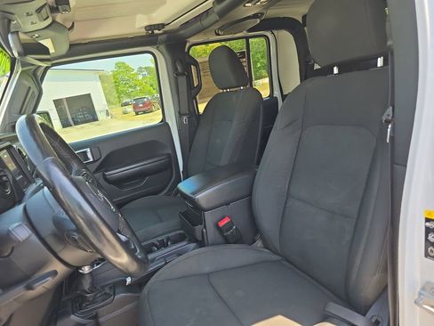 Used 2020 Jeep Gladiator Sport w/ Quick Order Package 24S AWD/4WD image 12