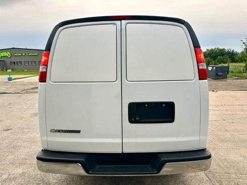 Used 2021 Chevrolet Express 2500 w/ Driver Convenience Package RWD image 5