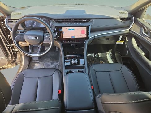 New 2026 Jeep Grand Cherokee L Limited AWD/4WD image 18