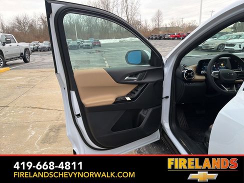 New 2026 Chevrolet Equinox ACTIV w/ Safety and Technology Package image 31