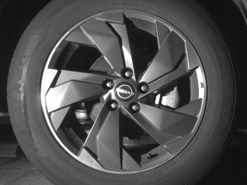 Used 2025 Nissan Rogue SV image 13