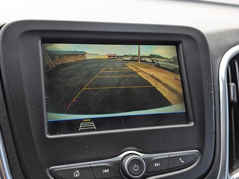 Used 2019 Chevrolet Equinox LT FWD image 25