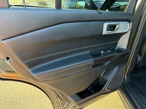 Used 2020 Ford Explorer Limited w/ Class III Trailer Tow Package image 10