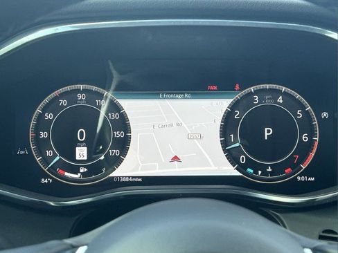 Used 2025 Jaguar F-PACE R-Dynamic S image 32