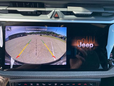 New 2026 Jeep Cherokee Laredo AWD/4WD image 19