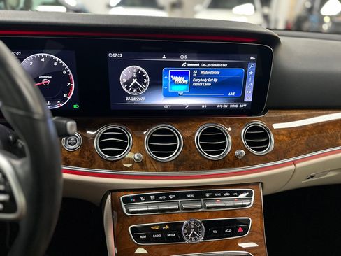 Used 2019 Mercedes-Benz E 300 4MATIC image 23