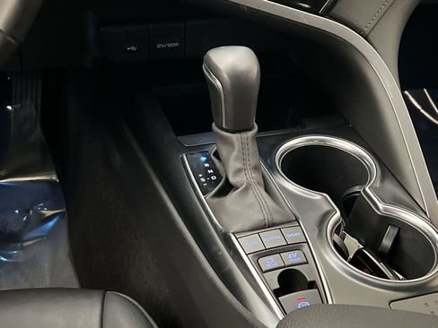 Used 2020 Toyota Camry XLE image 20