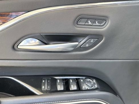 Used 2023 Cadillac Escalade ESV Luxury RWD image 20