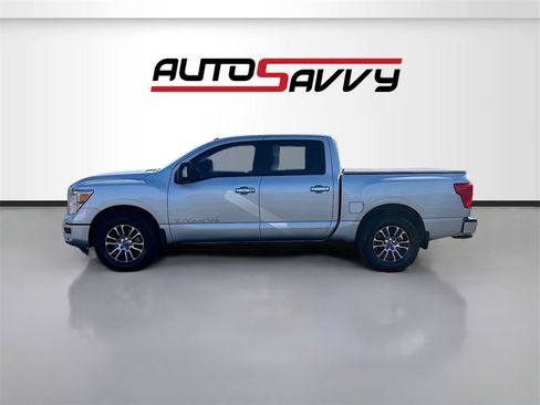 Used 2020 Nissan Titan SV w/ SV Convenience Package image 4