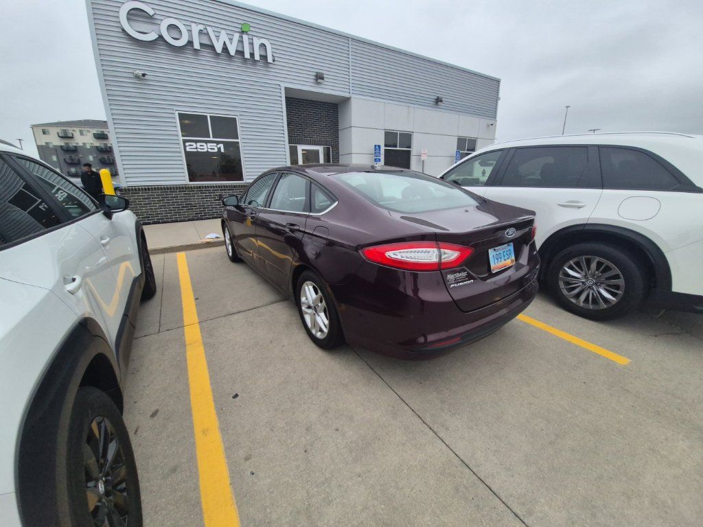 Used 2013 Ford Fusion SE FWD image 6
