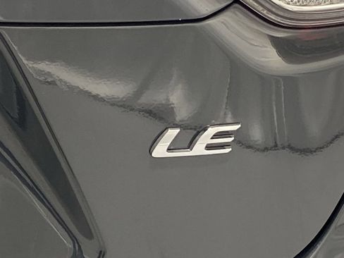 Used 2025 Toyota Corolla LE image 29