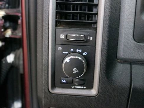 Used 2016 RAM 1500 Express AWD/4WD image 12