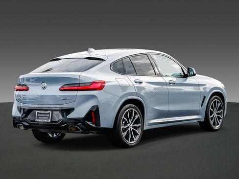 Used 2022 BMW X4 xDrive30i w/ M Sport Package 2 image 4