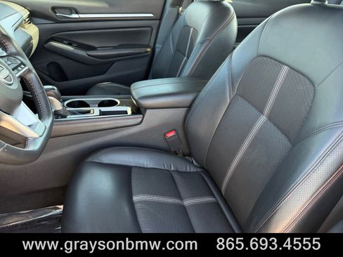 Used 2024 Nissan Altima 2.5 SR FWD image 10