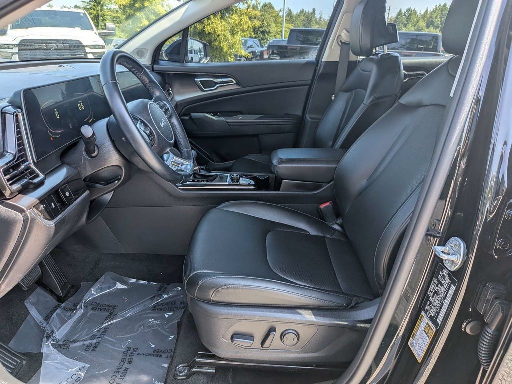 Used 2024 Kia Sportage EX FWD image 19