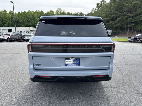 Used 2025 Lincoln Navigator L Reserve w/ Jet Appearance Package AWD/4WD image 6