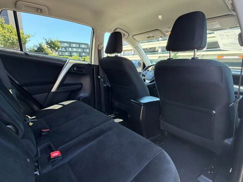 Used 2014 Toyota RAV4 LE AWD/4WD image 25