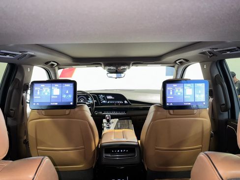 Used 2021 Cadillac Escalade ESV Sport w/ Driver Assist Tech Package AWD/4WD image 30
