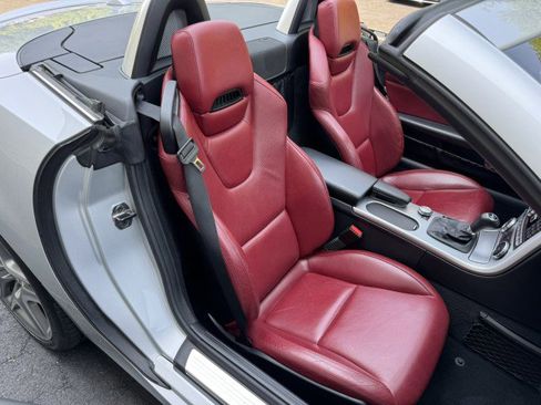 Used 2013 Mercedes-Benz SLK 250 image 24